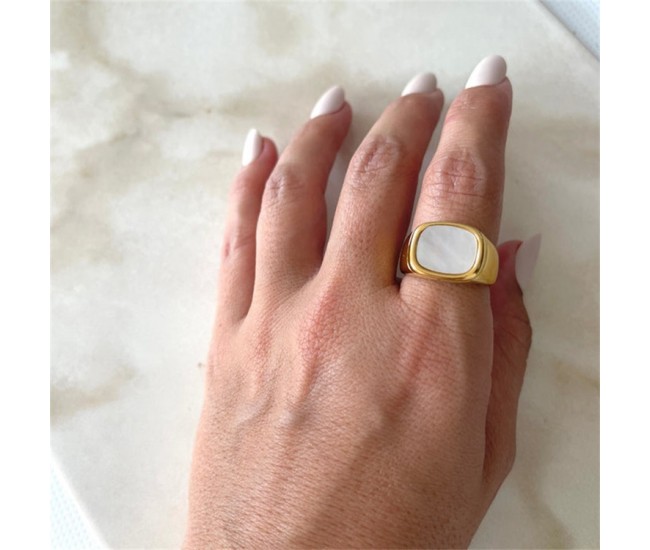 Square gemstone ring