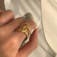 18k gold knotted ring
